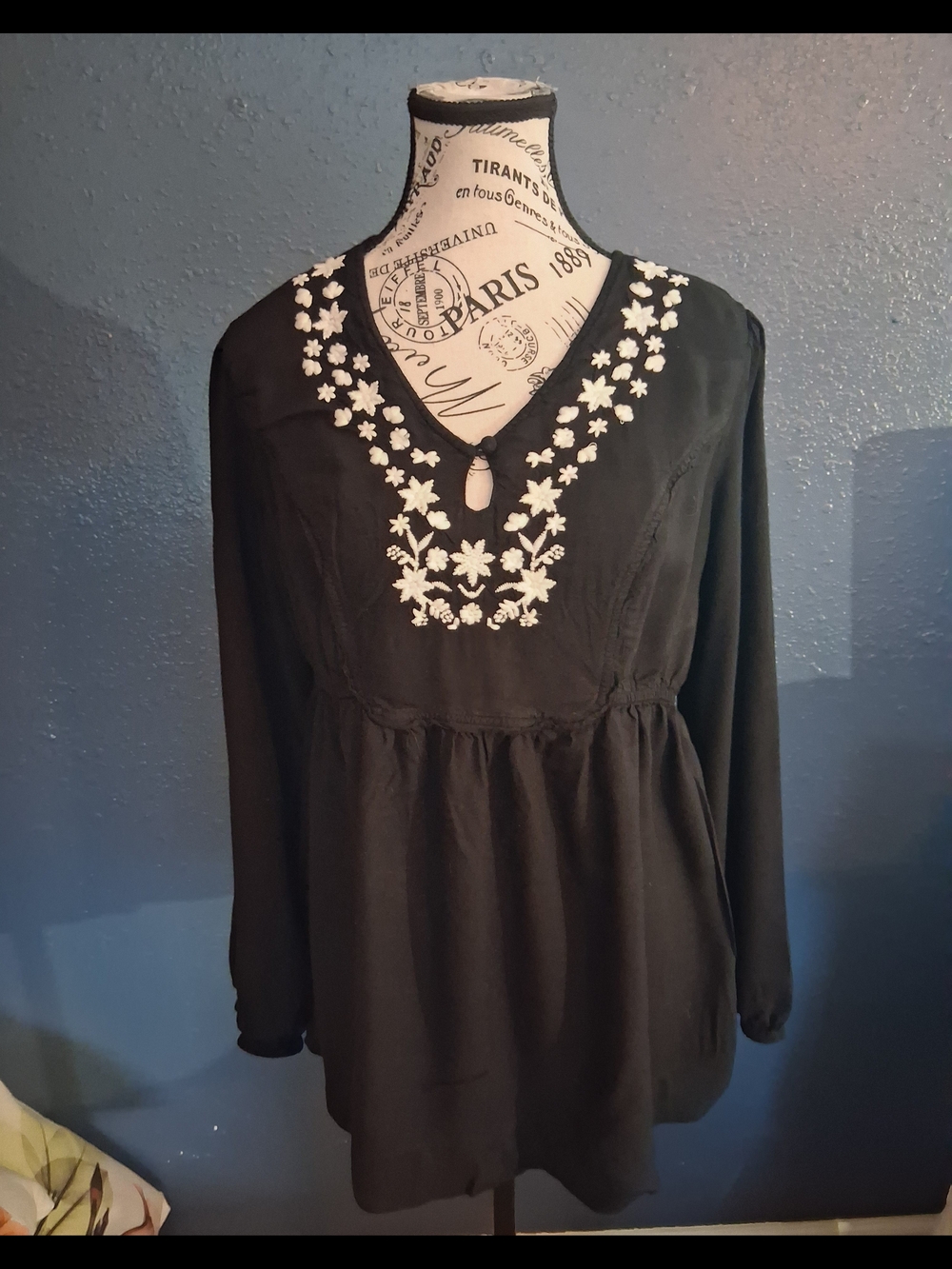 Two Hearts Maternity Black Long-Sleeve Top with White Floral Embroidery Large